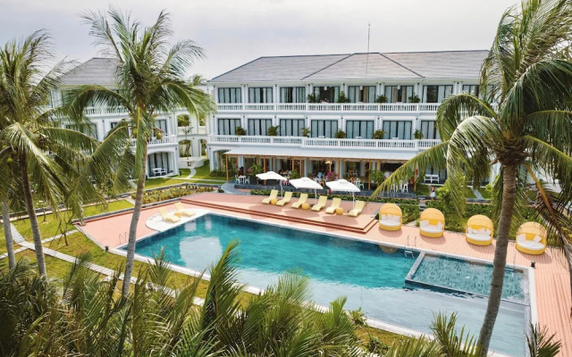 Moodhoian Riverside Resort & Spa