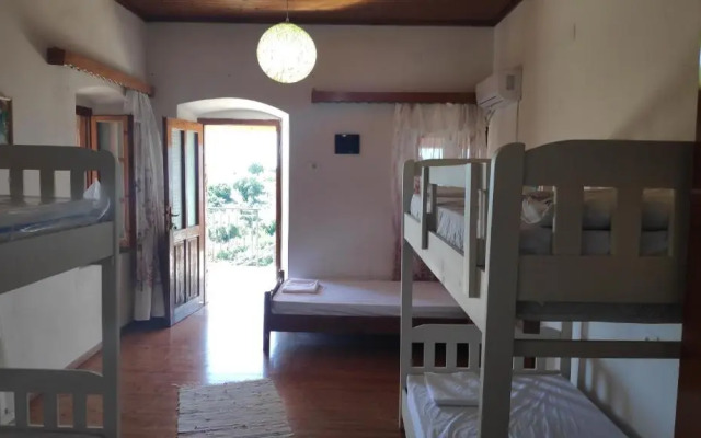 Filikur Hostel Himare