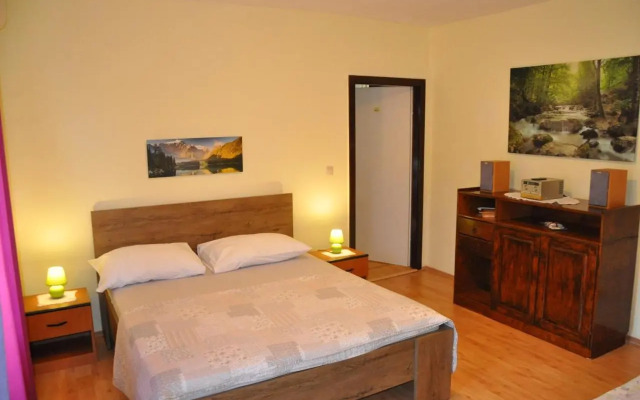 Apartment Opric 7728a