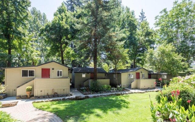 Cottages on River Road