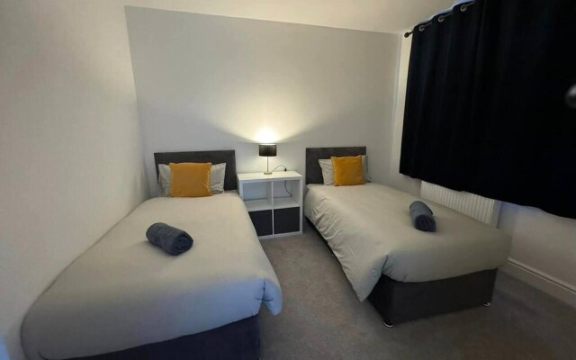 Modern 5-bed House in London Close Excel - Big Ben