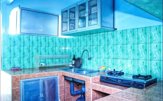 KJ Purple Gate House