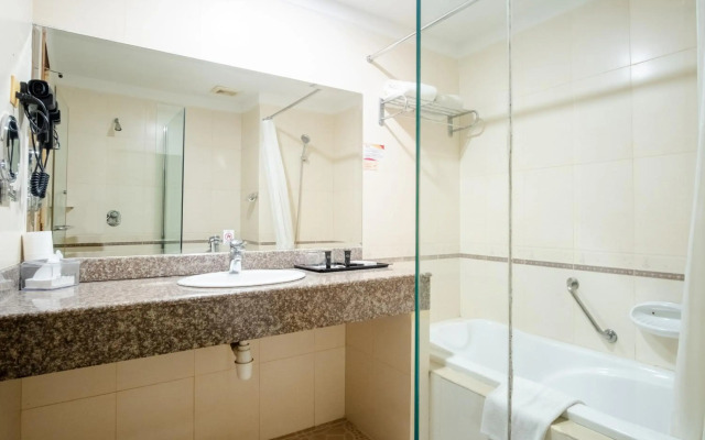 Golden View Hotel