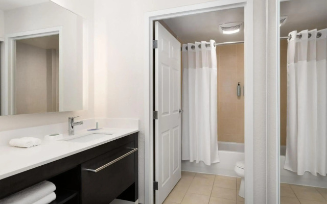 Staybridge Suites Philadelphia Valley Forge 422 by IHG