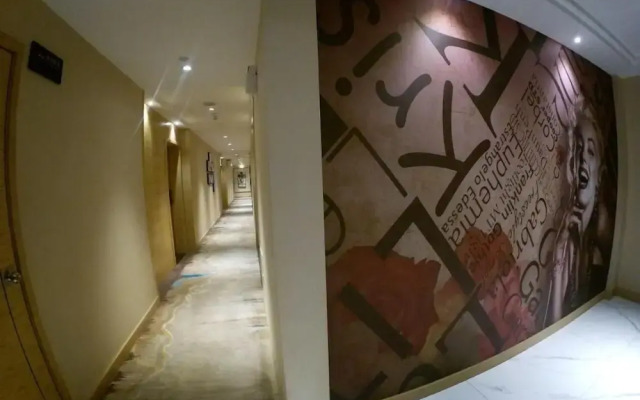 St. Moritz Business Hotel