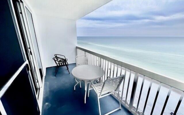 Pelican Beach 1711 1 Bedroom Condo by Pelican Beach Management