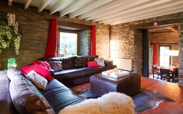 Detached Holiday Home with Sauna & Open Fire near Houffalize