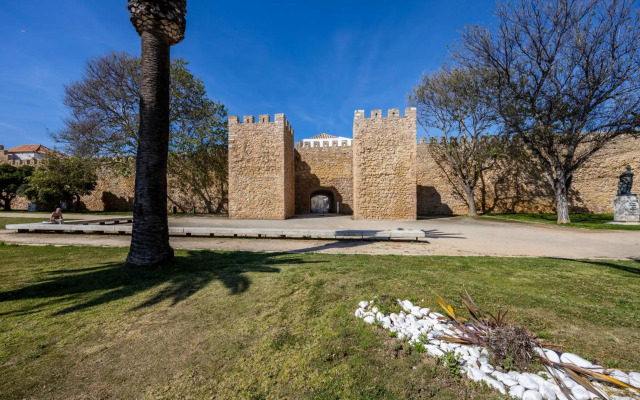 Old Town Lovers by Seewest