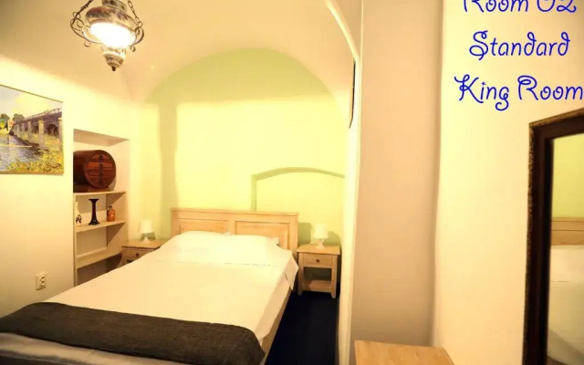 4 Rooms Piata Sfatului