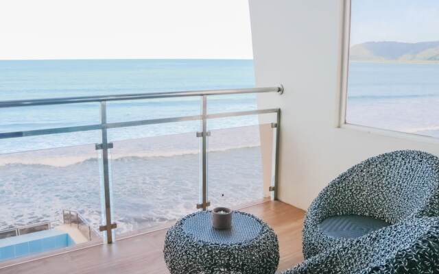 Punta Baler Hotel