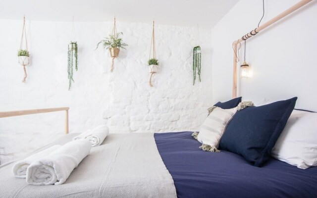 The Courtyard Apartment