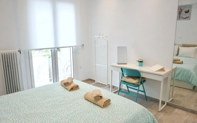 Minimal Fresh Design Apt in Athens