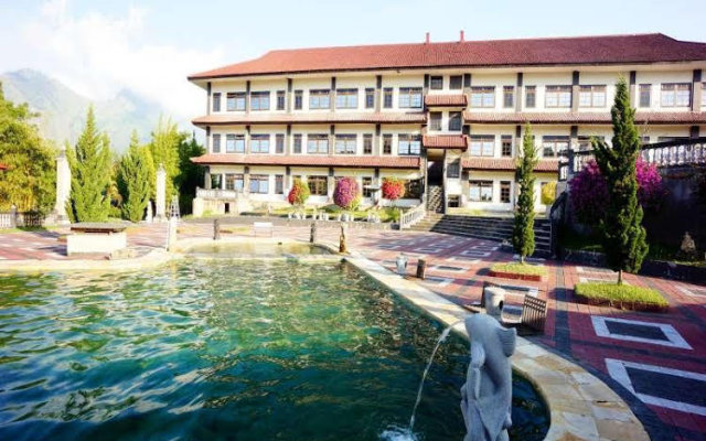 Puri Bening Lake Front Hotel