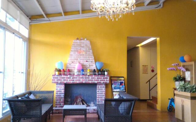 Bohemian Holiday Inn