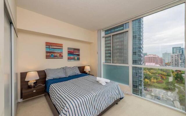 Panoramic View 2BR & 2BTH - Opp Square One Mall