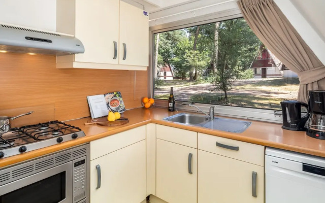 Restyled Bungalow With Dishwasher, in Natural Surroundings