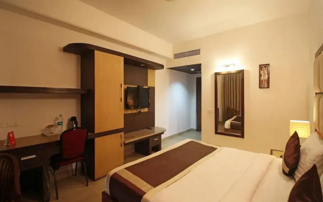 OYO 6438 Hotel Valley Plaza