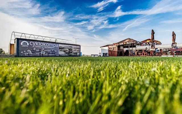 Yachter Club Modra Cajka