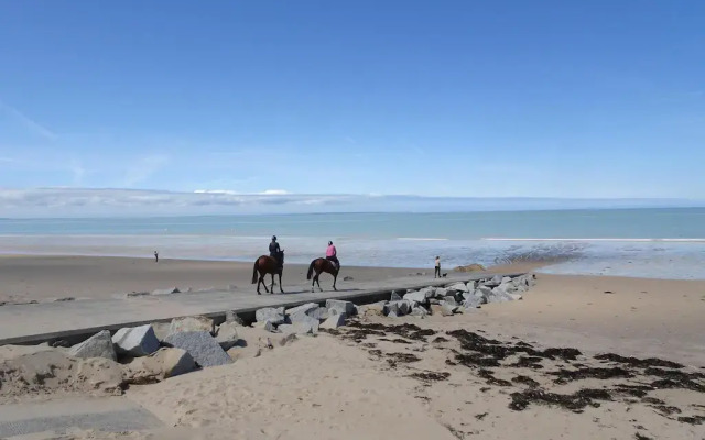 Semi-detached House, Jullouville