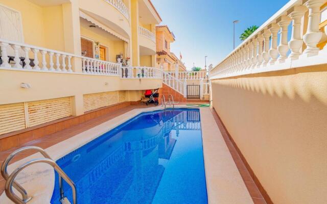 2 bedroom 2 Bathroom Entire Apartment in Rojales with Pool
