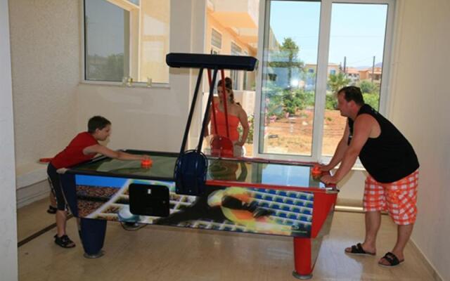 Cretan Filoxenia Beach Hotel