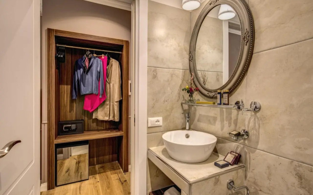 Tree Charme Parliament Suites