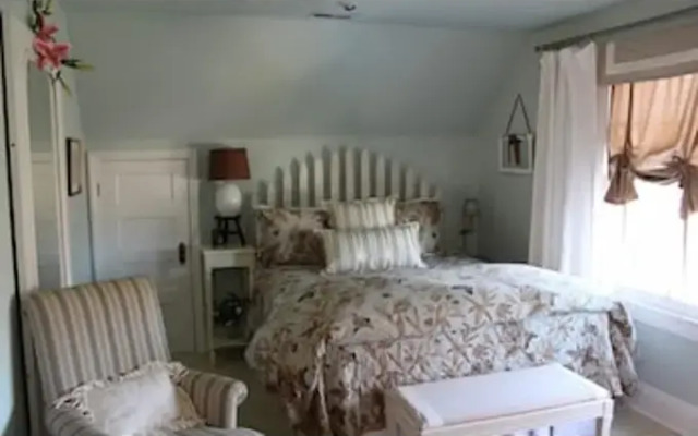 Hope and Glory Inn and Vineyard