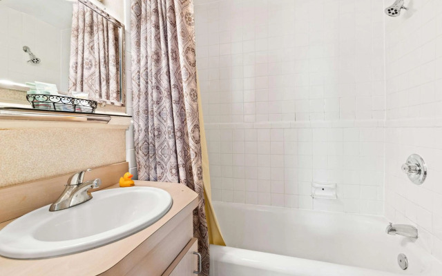 Genetti Hotel, SureStay Collection by Best Western