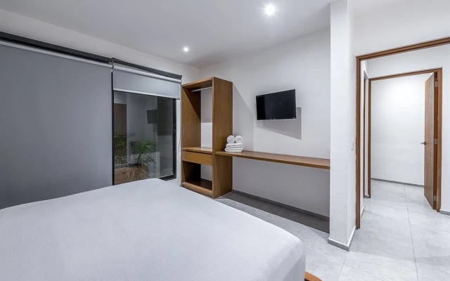 2 Br. Apt W/amazing Natural Lighting&location