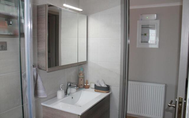 Sea View Apartment 15 Min From Athens Airport