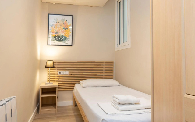 ApartEasy - Family 4-Bedroom Apartment