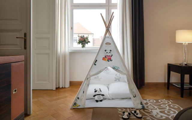 Mandarin Oriental, Prague