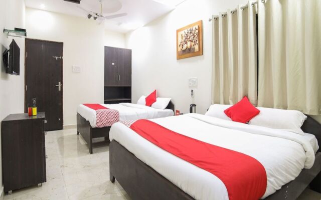 OYO 15605 Ruchira Villa