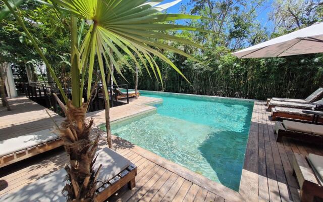 Casa Mexicana Moderna - Piscina Privada