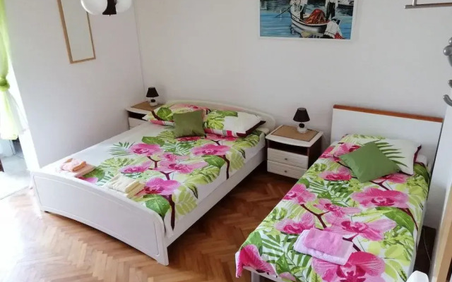 Viktor Rooms and Apartments