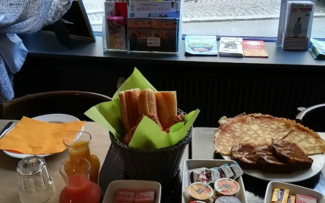 Hôtel Restaurant Saint Melaine