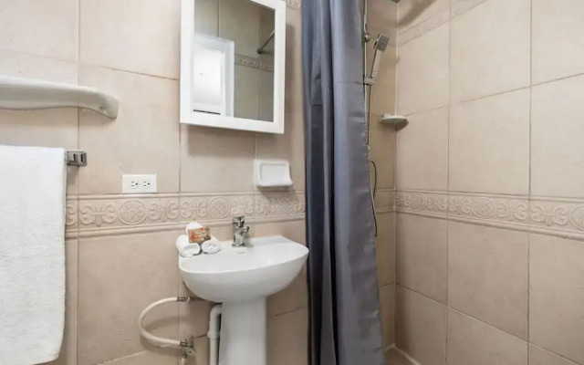 Newly Renovated Queen Bed Studio Loft Palmbeach