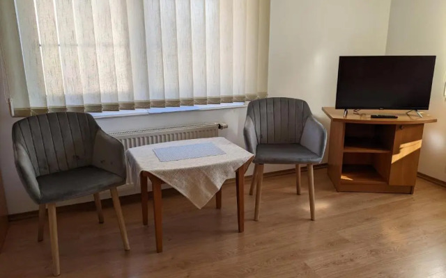 Pokoje Gościnne - Leśna 8