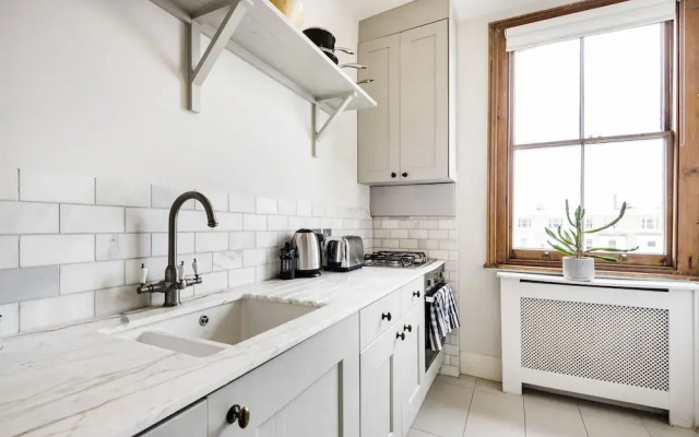 Panoramic Hammersmith Home Near The River Thames