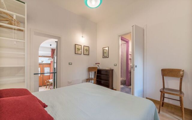 Monti Artistic Flat