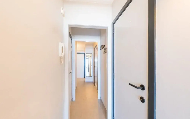 Spacious Apartment With View