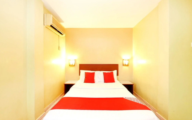 Super OYO 447 Comfort Hotel Meru