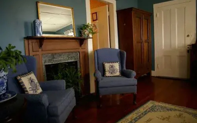 The Kenwood Inn