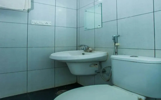 Bheemudu Hotel by OYO Rooms