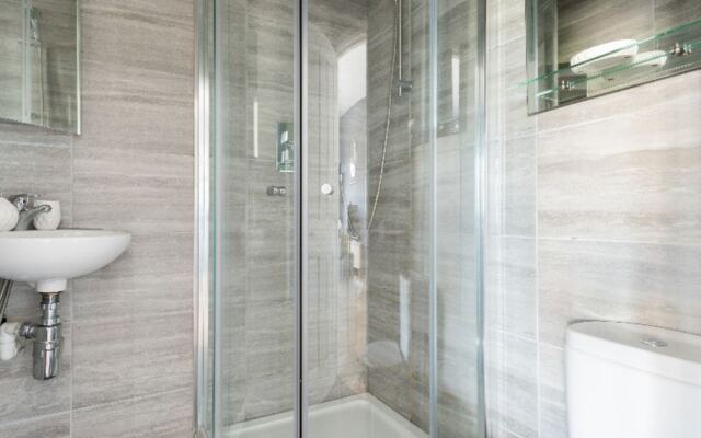 The Riverside Escape - 3bdr in 3 Central Apartments