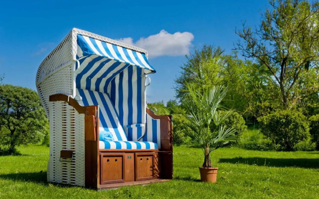 Reetdachhaus Eibe 2, Kaminofen, Sauna, 8 Personen, W-Lan