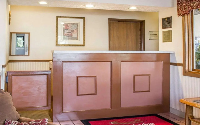 Econo Lodge Traverse City South