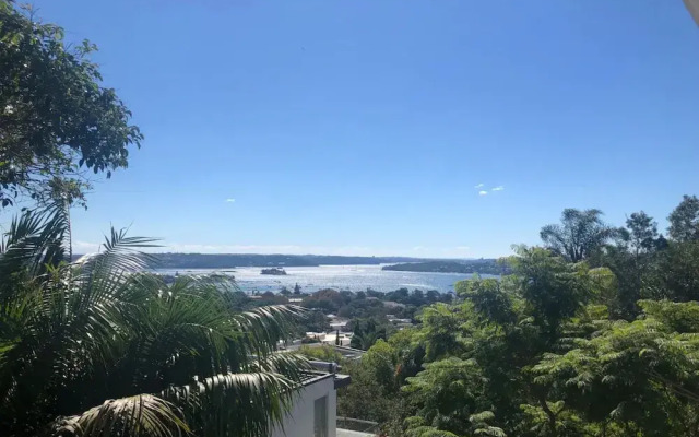 Beautiful Harbour View Apartment in Bellevue Hill
