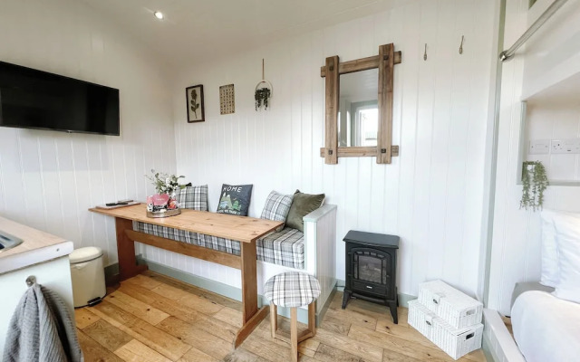 Erw Glas Glamping and Camping