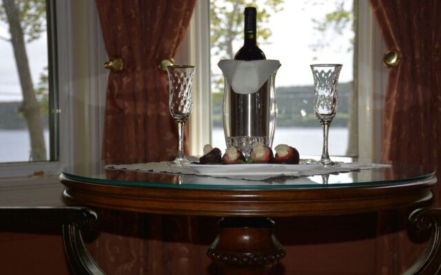 Rose Manor Inn B & B
